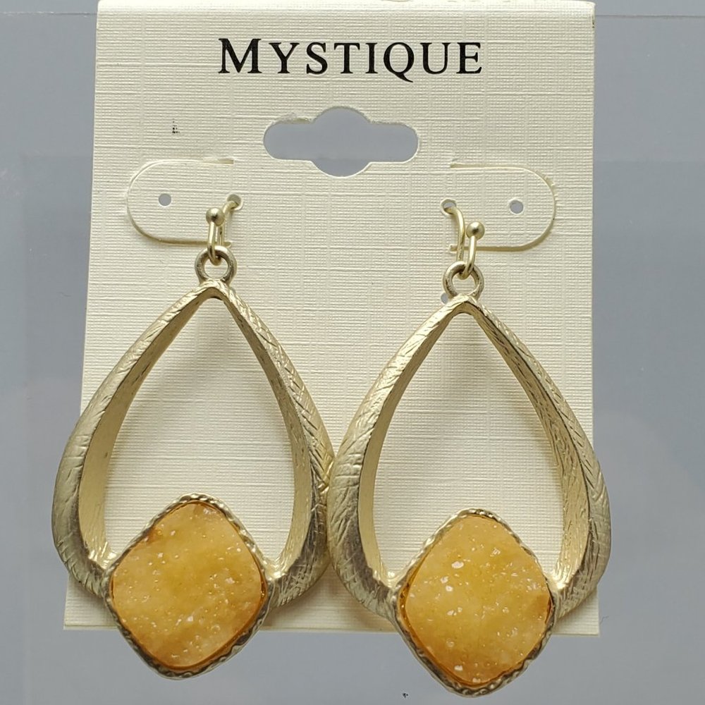 Mystique gold champagne dangle fish hook earring